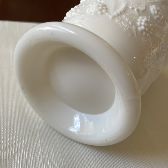 Antique EAPG Hobbs Brockunier MILK GLASS Spooner ca 1870 blackberry pattern - Picture 6 of 9